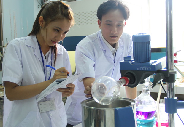 Thêm doanh nghiệp đặt hàng đề tài nghiên cứu khoa học của sinh viên HUTECH 7