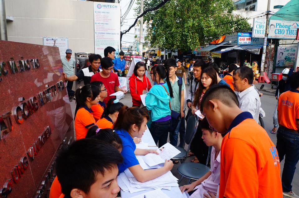 351 Sinh viên chính thức trở thành Tình nguyện viên Tiếp sức Mùa thi HUTECH 2014 21