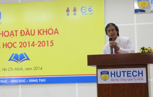 Tân Sinh viên ĐH, CĐ 2014 của HUTECH chính thức tham gia Tuần Sinh hoạt đầu khóa 18