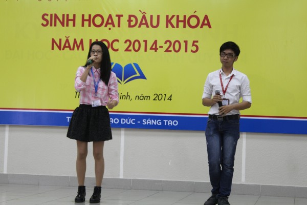 Tân Sinh viên ĐH, CĐ 2014 của HUTECH chính thức tham gia Tuần Sinh hoạt đầu khóa 40