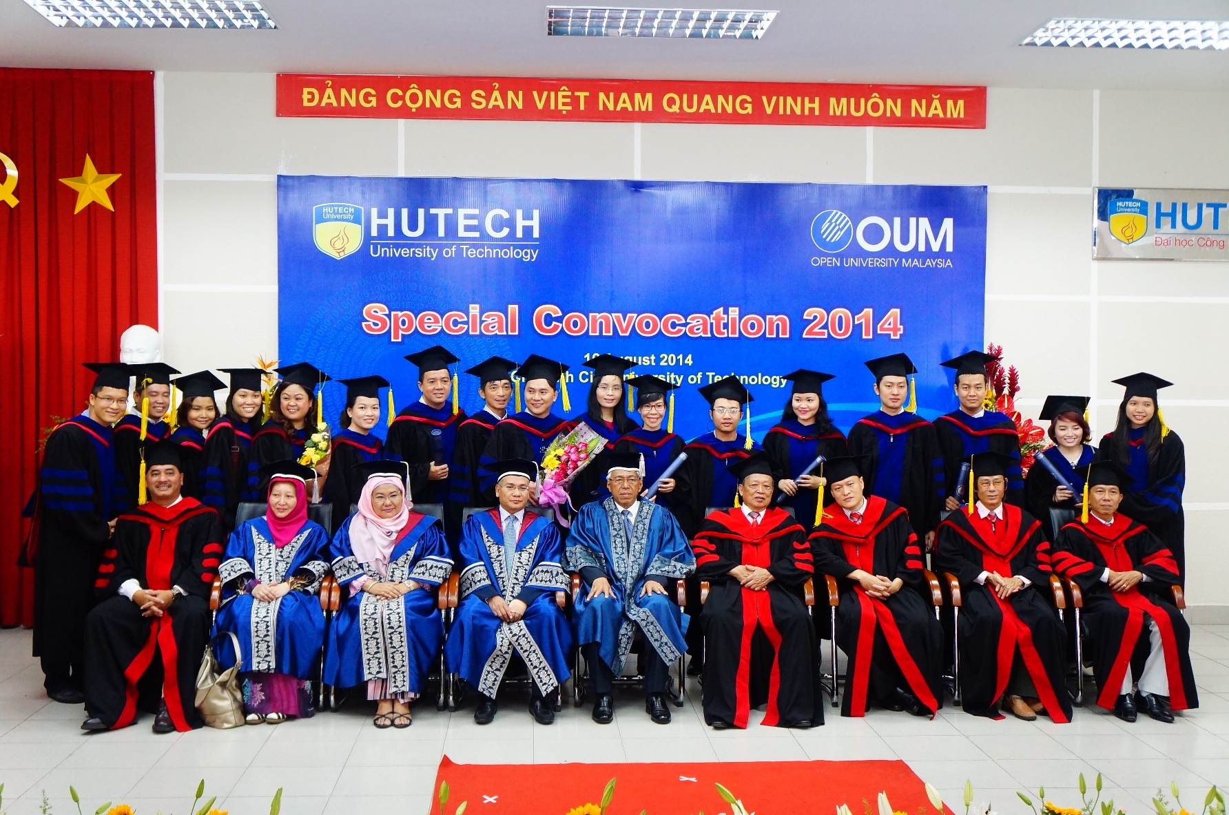 OUM và HUTECH trao bằng MBA cho các tân Thạc sỹ Quản trị kinh doanh Quốc tế 7