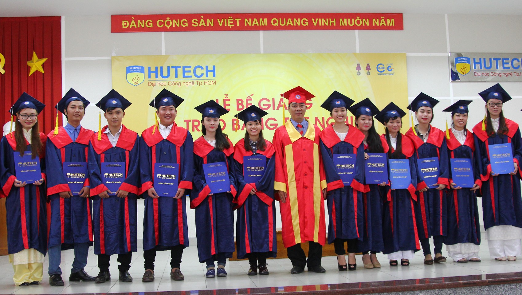 HUTECH trao bằng tốt nghiệp cho các tân kỹ sư, cử nhân  34