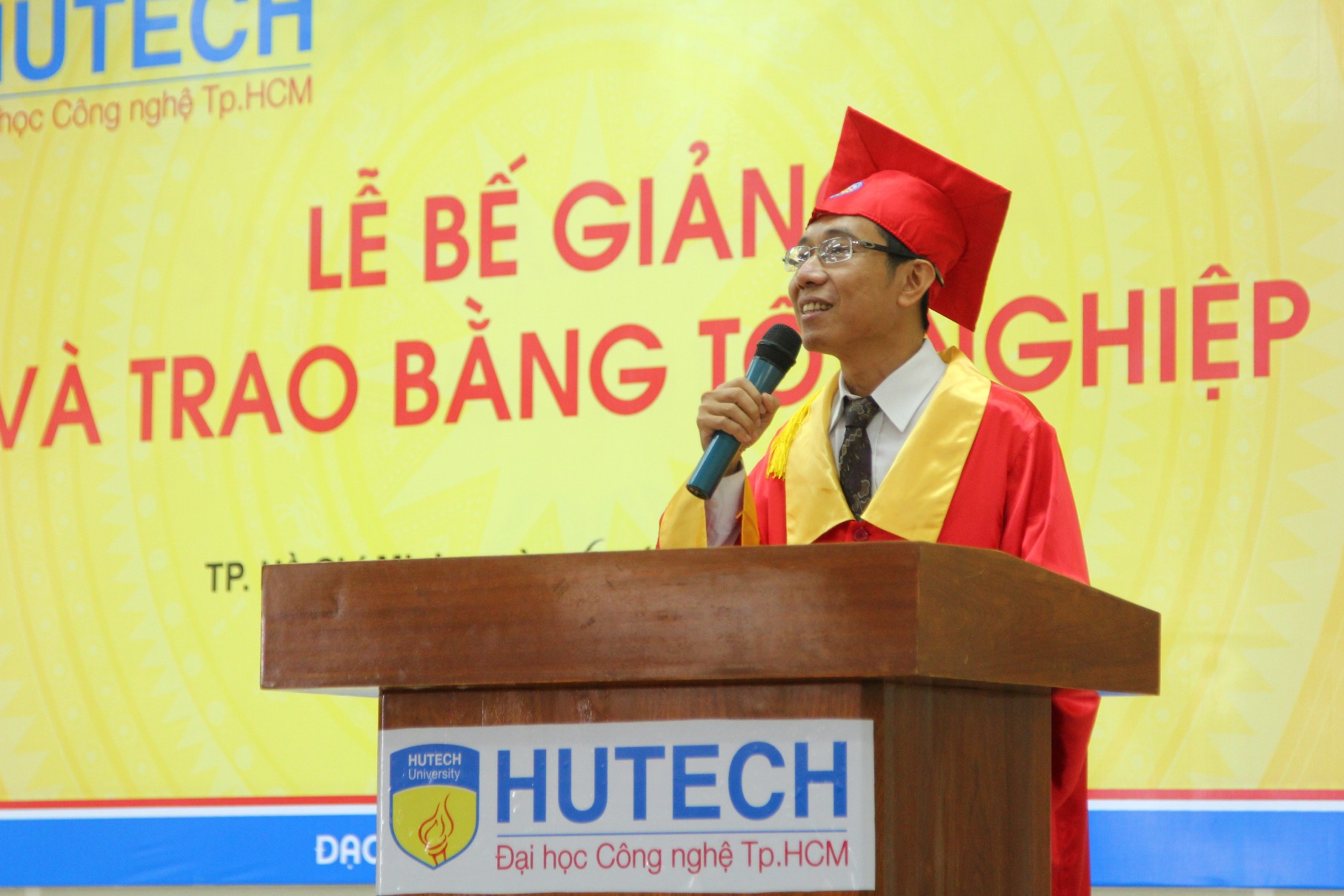 HUTECH trao bằng tốt nghiệp cho các tân kỹ sư, cử nhân  17