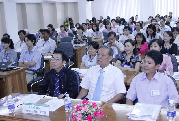 Gần 60 đại diện thư viện ĐH, CĐ khu vực phía Nam dự Hội thảo “Dịch vụ thông tin và chia sẻ tài nguyê 4