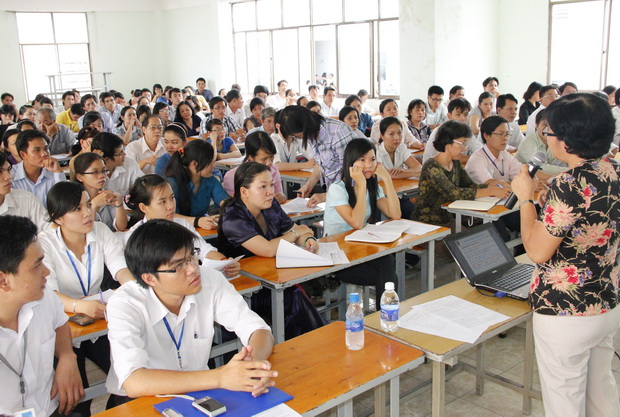 HUTECH tổ chức tập huấn công tác coi thi cho cán bộ 4