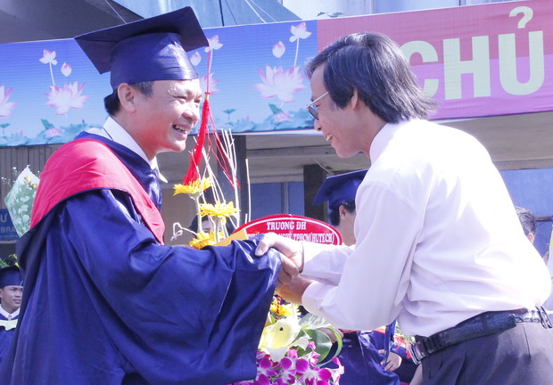 HUTECH đón mừng tân tiến sĩ của khoa Công nghệ thông tin 5
