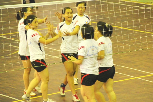 Thắng ĐH Quốc tế, HUTECH hiên ngang bước vào ngày hội lớn của bóng chuyền sinh viên toàn quốc 2011 5