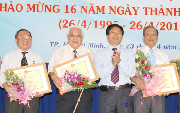 03 nhà giáo HUTECH vinh dự nhận bằng khen của Thủ tướng Chính phủ nhân dịp kỷ niệm ngày Nhà giáo VN 4