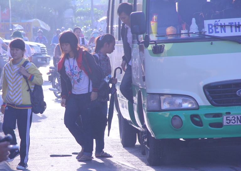 Sinh viên HUTECH hào hứng hưởng ứng phong trào toàn Trường cùng đi xe buýt 10