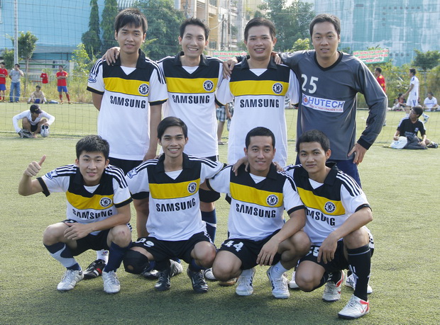 Đội bóng phòng Đào tạo đoạt cúp vô địch giải Bóng đá “HUTECH mừng xuân mới Nhâm Thìn - 2012” 42