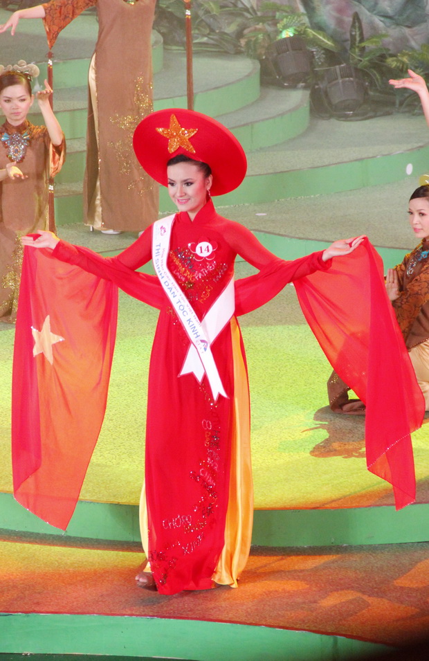 Sinh viên HUTECH lọt vào danh sách 15 Hoa hậu Các dân tộc Việt Nam đồng thời đoạt giải Người đẹp du  7
