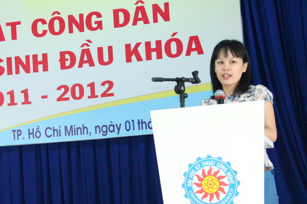 Khoa Cao đẳng Thực hành HUTECH tổ chức sinh hoạt công dân sinh viên đầu khóa cho tân sinh viên 4