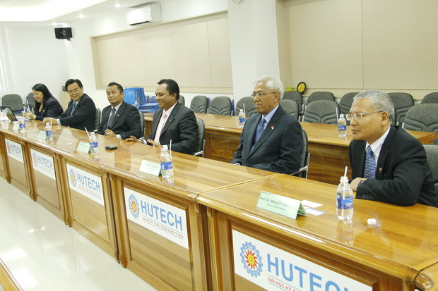 OUM & HUTECH launched Bachelor & Doctorate programs 10