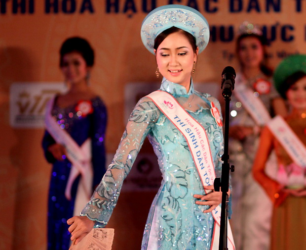 Hai thí sinh HUTECH vào Vòng Chung kết Hoa hậu các dân tộc Việt Nam 2011 7