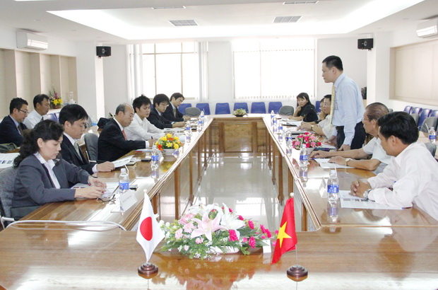 A delegation of environmental experts from Osaka, Japan visits HUTECH 23