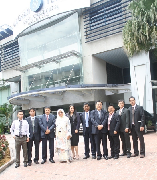 Lãnh đạo HUTECH thăm và làm việc với Đại học Mở Malaysia (OUM) 17