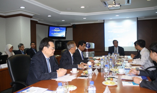 Lãnh đạo HUTECH thăm và làm việc với Đại học Mở Malaysia (OUM) 4