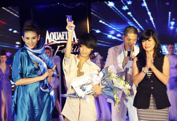 Hutech students won two highest prizes in the “Aquafina Pure Fashion 2011“ competition 14