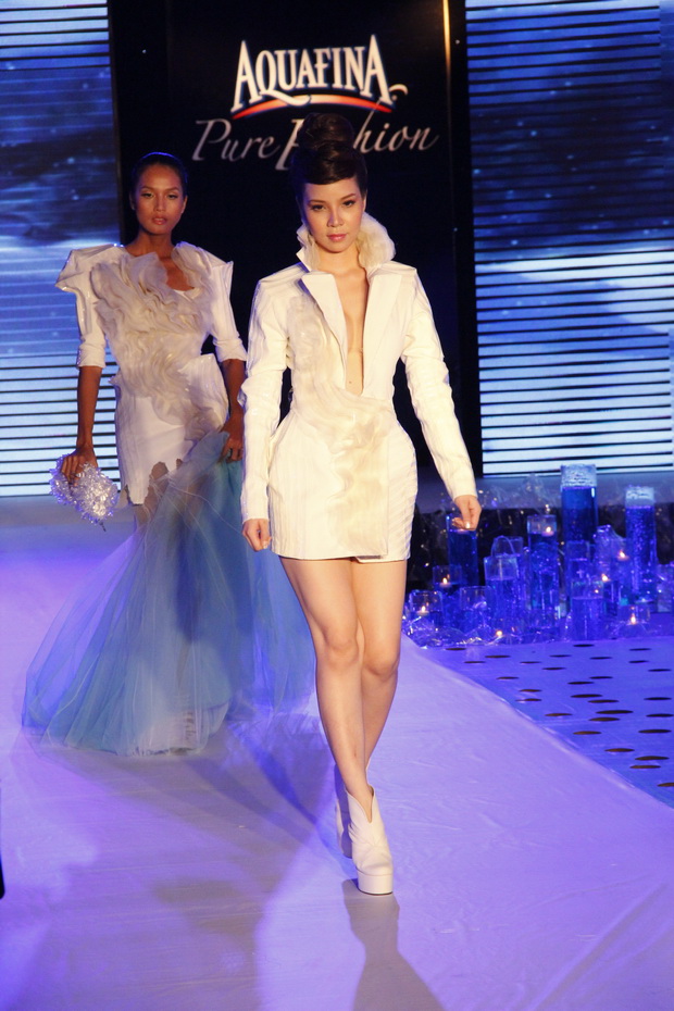Hutech students won two highest prizes in the “Aquafina Pure Fashion 2011“ competition 37
