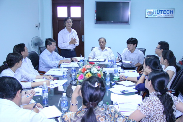 Đoàn khảo sát của Thành ủy TP.HCM đến thăm và làm việc với HUTECH 5