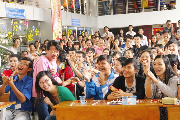 “Sinh viên HUTECH vui tết xa nhà” – Xuân Nhâm Thìn 2012 4
