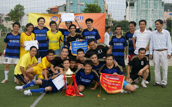 Nhận diện các ứng cử viên cho chức vô địch giải Bóng đá “Mừng xuân mới 2012” 11