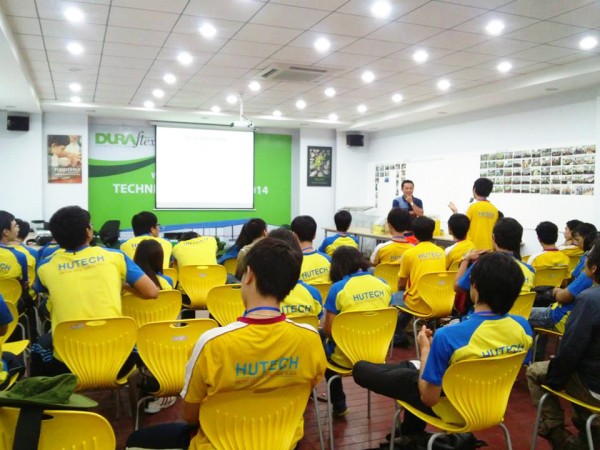 "Factory Tour" in Businesses for HUTECH Students 9