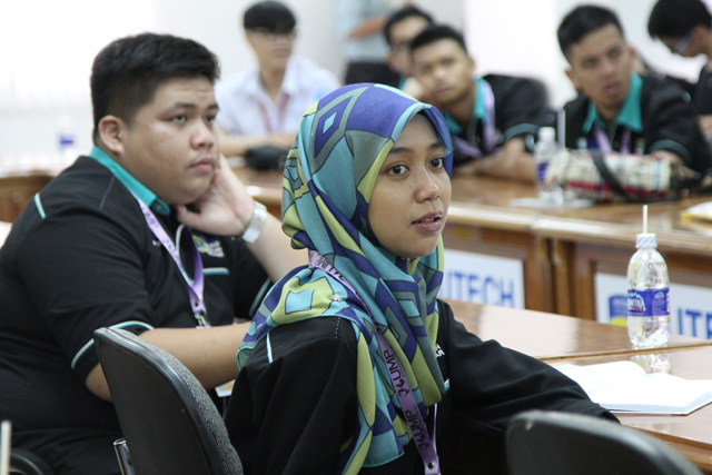 ĐH Pahang (Malaysia) tìm hiểu về hoạt động của Đoàn Thanh niên và Hội Sinh viên HUTECH 37
