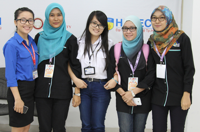 ĐH Pahang (Malaysia) tìm hiểu về hoạt động của Đoàn Thanh niên và Hội Sinh viên HUTECH 45