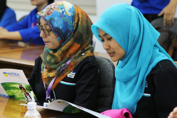 ĐH Pahang (Malaysia) tìm hiểu về hoạt động của Đoàn Thanh niên và Hội Sinh viên HUTECH 20