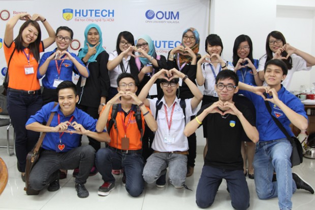 ĐH Pahang (Malaysia) tìm hiểu về hoạt động của Đoàn Thanh niên và Hội Sinh viên HUTECH 50