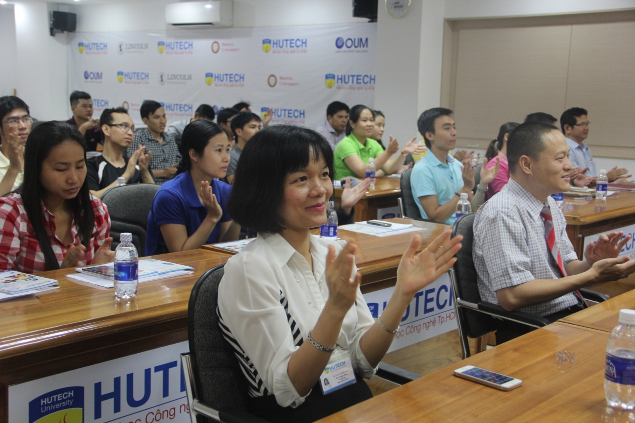 HUTECH tổ chức Lễ khai giảng chương trình Đào tạo từ xa năm 2014 5