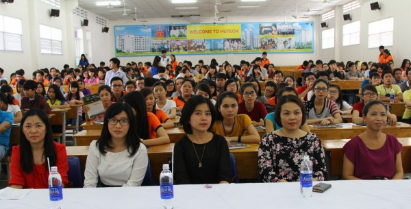 Nhiều chia sẻ thú vị tại hội thảo “Kỹ năng nghề nghiệp cho tương lai tươi sáng” 6