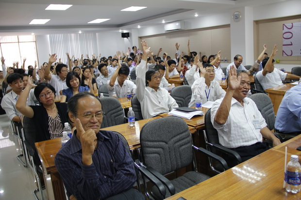 HUTECH tổ chức thành công Hội nghị Cán bộ - Viên chức năm 2012 11