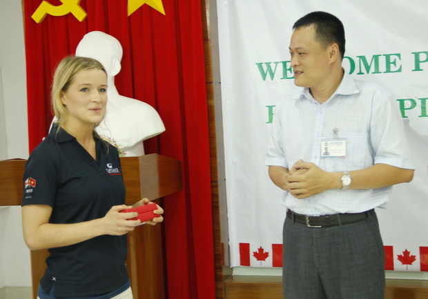 Sôi nổi chương trình giao lưu giữa sinh viên HUTECH và Đại học Capilano (Canada) 29