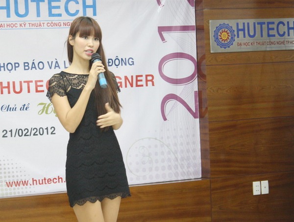 Giai đoạn “nước rút” nhận bài dự thi HUTECH Designer 2012 40