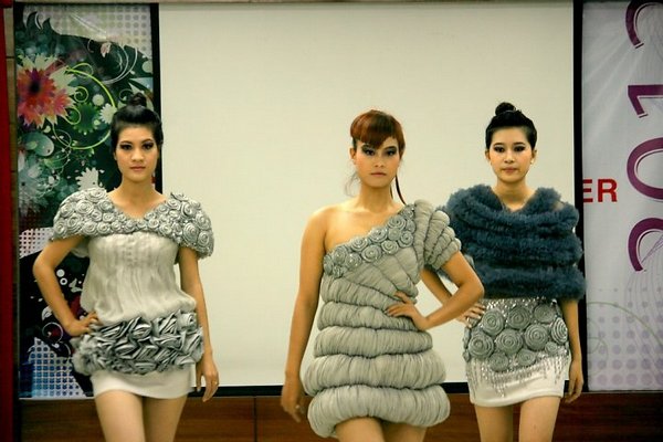 Giai đoạn “nước rút” nhận bài dự thi HUTECH Designer 2012 6