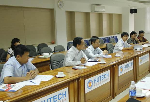 Research Delegation from MOET and World Bank visited Hutech 11