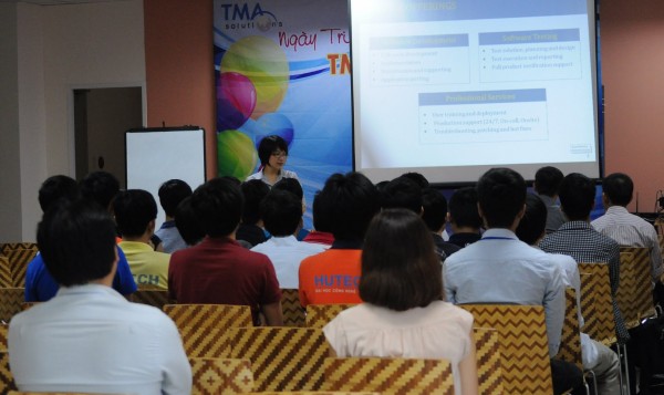 Chuyến kiến tập thú vị và bổ ích tại TMA Solutions của SV Khoa CNTT 13