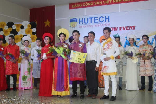Ấn tượng với Show event “Hương sắc Việt” do SV HUTECH tổ chức 51