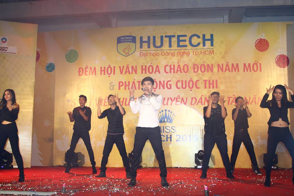 Hơn 5000 sinh viên HUTECH hòa mình cùng Đêm hội văn hóa 2015 55