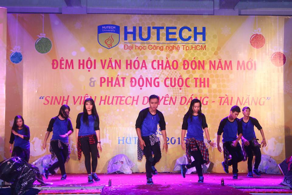 Hơn 5000 sinh viên HUTECH hòa mình cùng Đêm hội văn hóa 2015 53