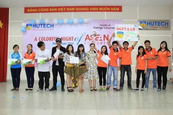 Ngập tràn sắc màu ASEAN trong đêm chung kết Gala Tiếng Anh lần IV  161