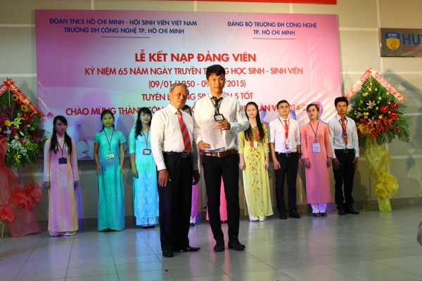 Tưng bừng "Đêm hội văn hóa kỷ niệm Ngày truyền thống Học sinh – Sinh viên Việt Nam"  46