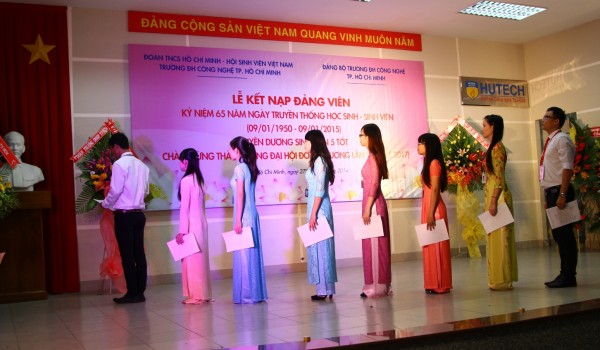 Tưng bừng "Đêm hội văn hóa kỷ niệm Ngày truyền thống Học sinh – Sinh viên Việt Nam"  50