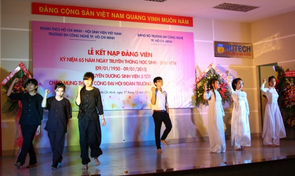 Tưng bừng "Đêm hội văn hóa kỷ niệm Ngày truyền thống Học sinh – Sinh viên Việt Nam"  64