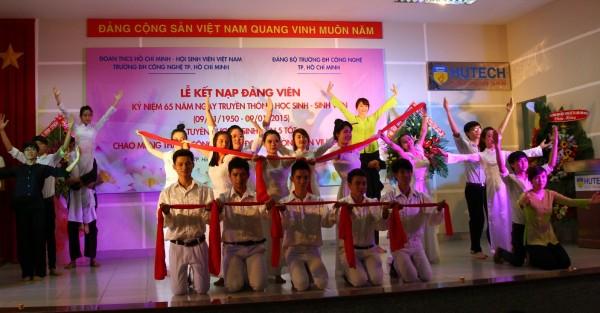 Tưng bừng "Đêm hội văn hóa kỷ niệm Ngày truyền thống Học sinh – Sinh viên Việt Nam"  8