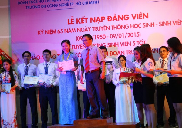 Tưng bừng "Đêm hội văn hóa kỷ niệm Ngày truyền thống Học sinh – Sinh viên Việt Nam"  27