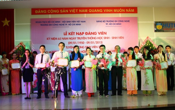 Tưng bừng "Đêm hội văn hóa kỷ niệm Ngày truyền thống Học sinh – Sinh viên Việt Nam"  17