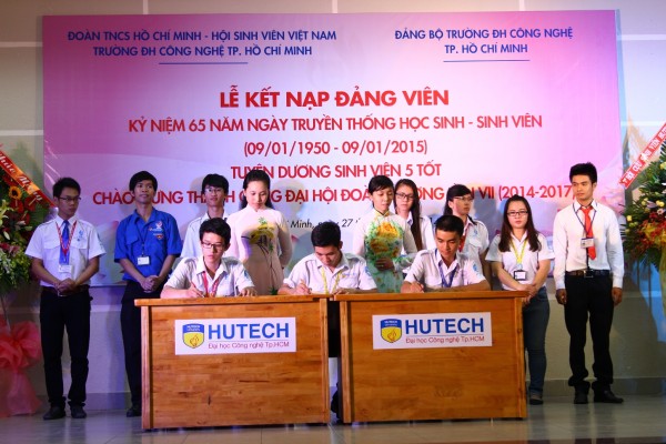 Tưng bừng "Đêm hội văn hóa kỷ niệm Ngày truyền thống Học sinh – Sinh viên Việt Nam"  37
